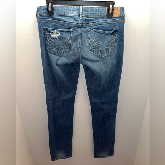 Hollister 7R Distressed Blue Jeans - Picture 2 of 3